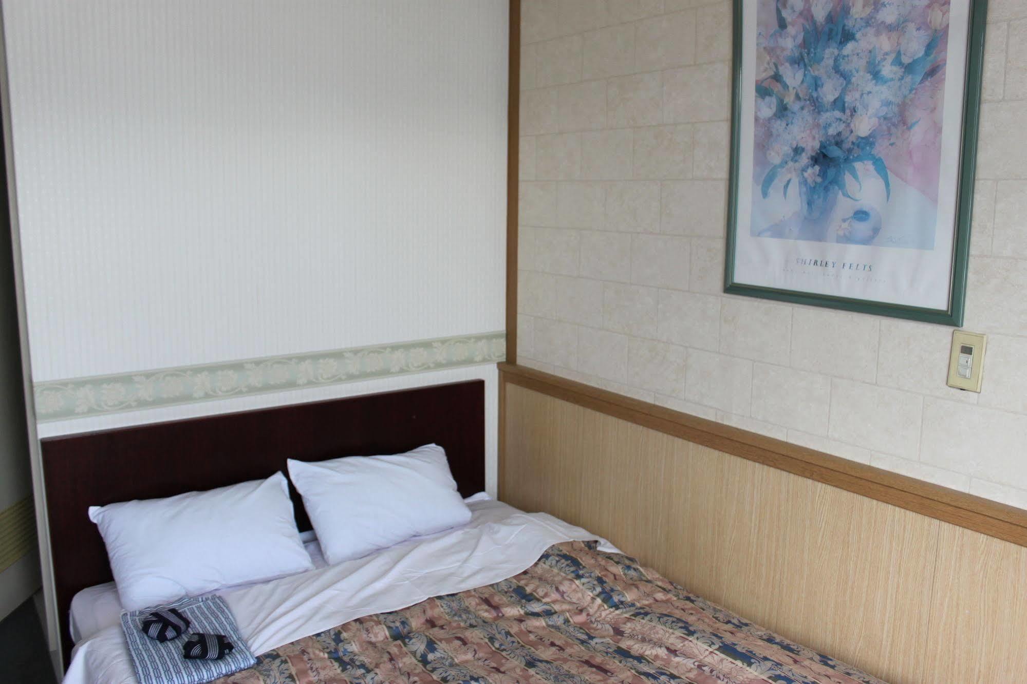 Business Hotel Fujimi Fujiyoshida Exterior photo